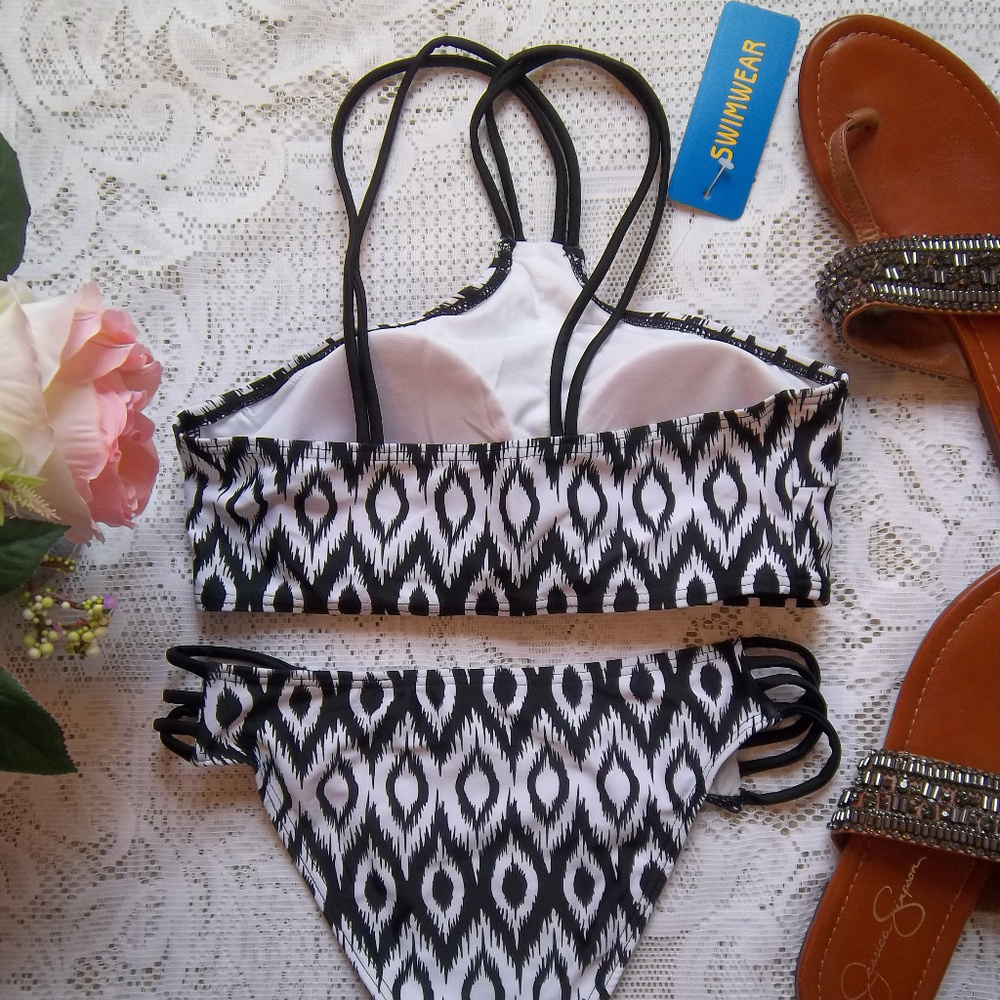 CLEARANCE ITEM Two Piece Bikini NWT - Picture 3 of 7